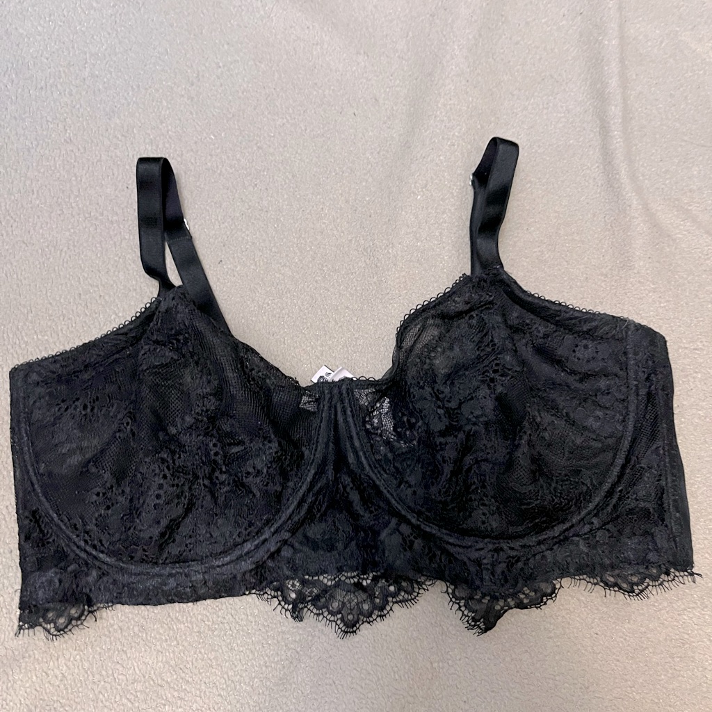 Lace Black Victoria Secret Bra. 38ddd 38f